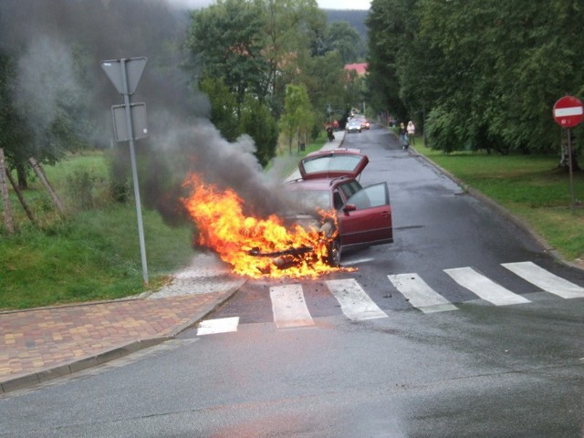 Pożar samochodu w Świeradowie Zdroju, 07.09.2015