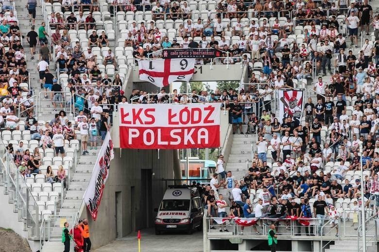 Kibice Łódzkiego Klubu Sportowego na otwarciu nowej trybuny...