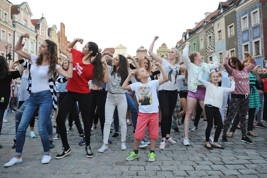 Flash mob na Starym Rynku w Poznaniu. W ramach festiwalu...