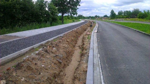 Odcinek trasy na Potkanowie jest już gotowy i choć mogą jeździć po nim tylko autobusy, to jeżdżą też samochody osobowe.