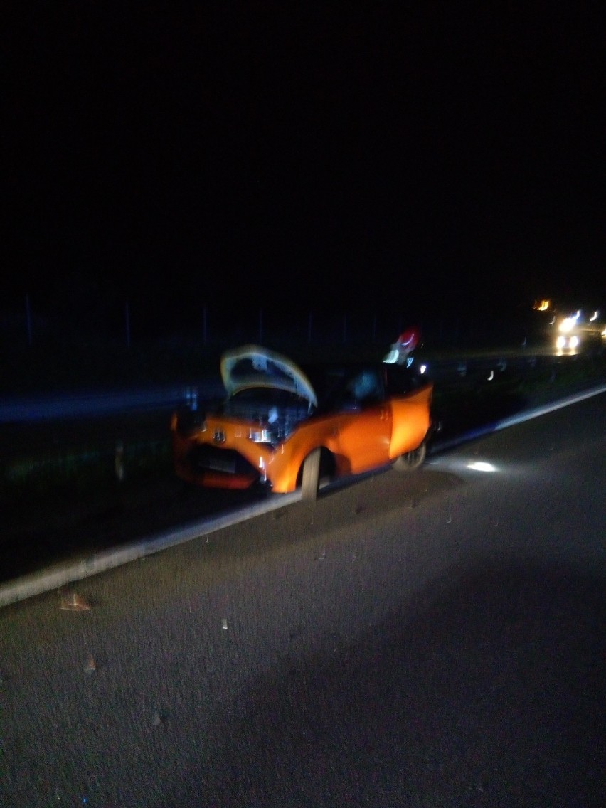 Wypadek trzech samochodów na trasie S7 na wysokości Węzła Barcza. Cztery osoby poszkodowane
