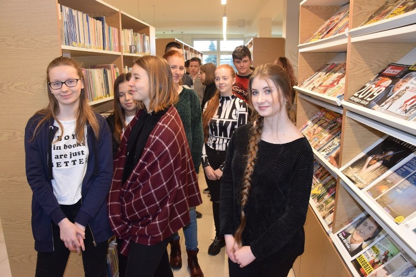 Nie było dzwonka, ale licealiści stawili się na tę lekcję w radziejowskiej bibliotece