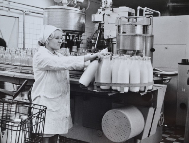 Raciborska mleczarnia w 1970 roku dostarczała mleko, masło i twarożki na cały Śląsk