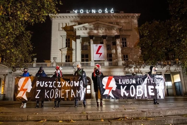Były radny z Poznania chce usunięcia symbolu Strajku Kobiet...