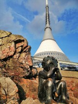 Ještěd - góra symbol w Czechach z wieżą jak rakieta kosmiczna 