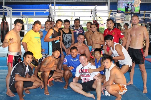 Reprezentacja Fight Academy Ostrołęka przez blisko miesiąc przebywała w Tajlandii na wyspie Phuket i przygotowywała się do kolejnych ważnych startów.