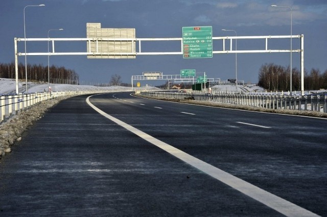 Kierowcy mogą korzystać z 10-kilometrowego fragmentu drogi ekspresowej S19 umożliwiającej ominięcie Lublina po zachodniej stronie. Stanowi też fragment przyszłej Via Carpatia.Fot. GDDKiA