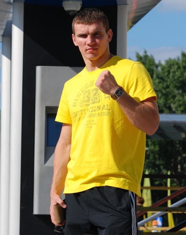 Mateusz Masternak w sobotę w Danii w wadze w kategorii junior ciężkiej skrzyżuje rękawice z Chorwatem Stjepanem Vugdeliją.