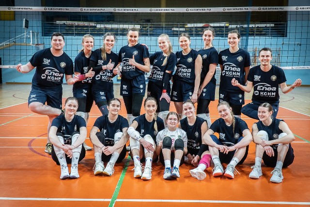 Zawodniczki Enei KS Piła z sympatią i radością przyjęły na treningu Anię Urban, ich fankę i adeptkę siatkówki