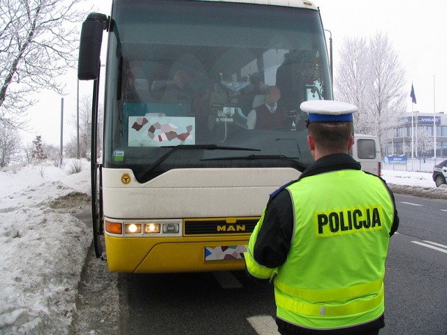 Radomscy policjanci wzięli pod lupę autobusy, przede wszystkim te wiozące dzieci na zimowy wypoczynek.