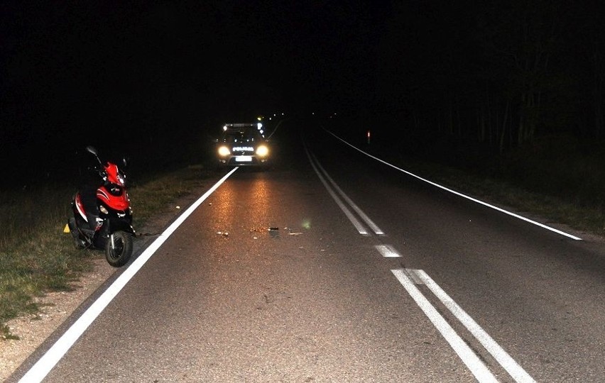 Gmina Gołdap. Pijany pieszy bez odblasków potrącony przez motorowerzystę (zdjęcia)