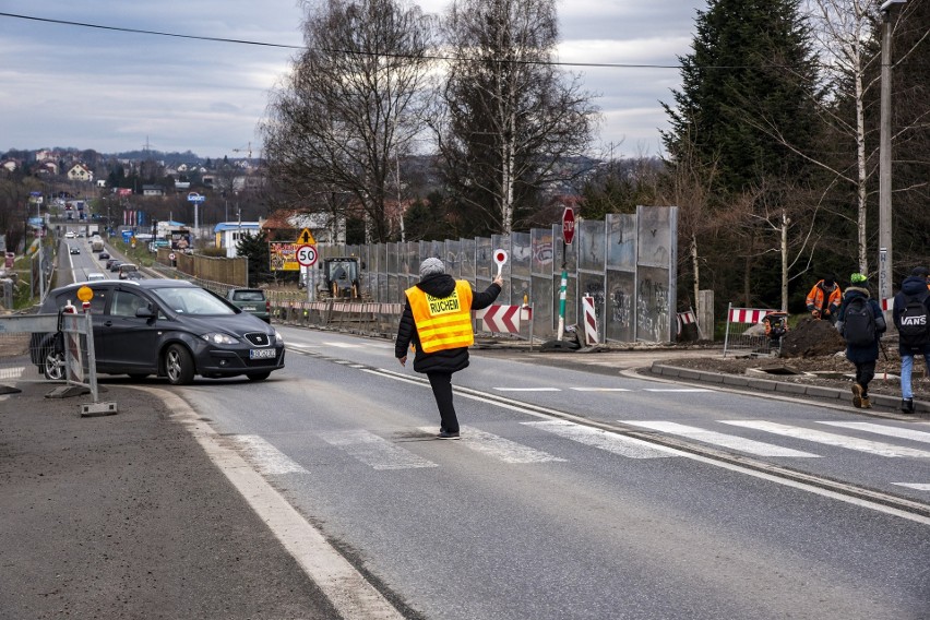 Wieliczka. Powstaje duże centrum handlowo-usługowe. Drastycznie zmniejszyło się bezpieczeństwo na kluczowym miejskim skrzyżowaniu