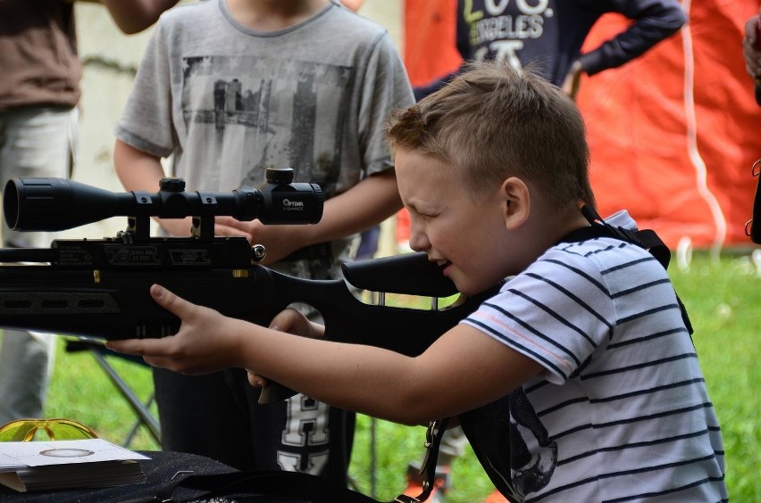 Piknik strażacki w siedzibie dąbrowskiej PSP