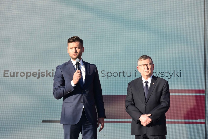 Minister sportu i turystyki Kamil Bortniczuk i marszałek...