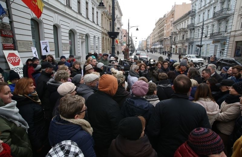 Protest przeciw podwyżkom czynszu na Piotrkowskiej [FILM, zdjęcia]
