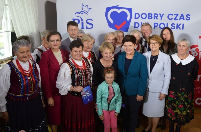 Beata Szydło w Mostkach. Prosiła o głosy dla kandydatów Prawa i Sprawiedliwości (ZDJĘCIA)