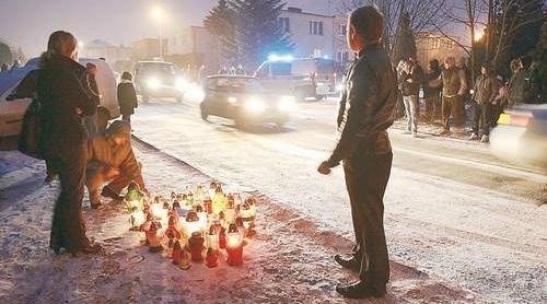 17 grudnia - przyjaciele Walerego zapalili znicze na ulicy, gdzie zmarł pobity Ukrainiec