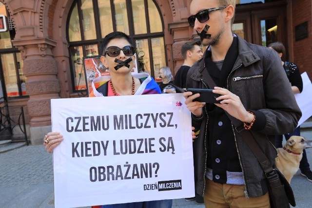 W sobotę (28 kwietnia) ulicami Torunia przeszedł Marsz Milczenia. Przygotowało go Stowarzyszenie Pracownia Różnorodności - już po raz trzynasty. >> Najświeższe informacje z regionu, zdjęcia, wideo tylko na www.pomorska.pl 