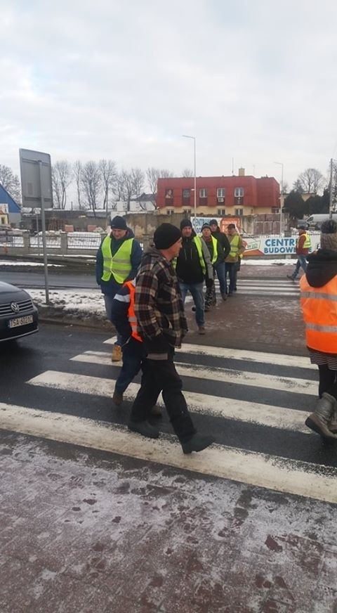 AGRO powstanie 2019 w Świętokrzyskiem. We wtorek rolnicy blokowali ważne skrzyżowanie dróg krajowych 9 i 79