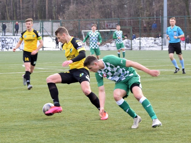 W pierwszej kolejce rundy wiosennej w rozgrywkach grupy czwartej piłkarskiej trzeciej ligi Siarka Tarnobrzeg przegrała 1:4 mierząc się z Wisłoką Dębica. Sprawdź, jak oceniliśmy jej zawodników za ten pojedynek.