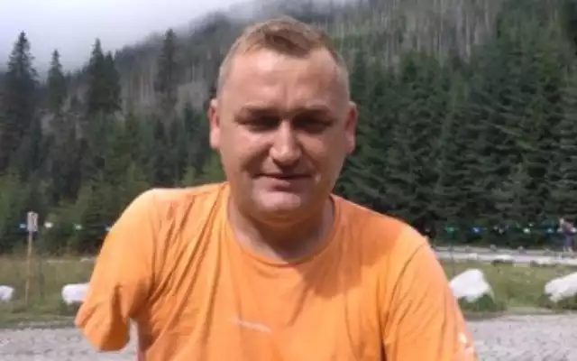 Rafał, 43 - letni strażak z powiatu grójeckiego, stracił obie ręce.
