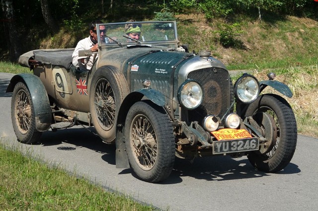 Po pokonaniu ponad 10 tysięcy kilometrów rajd Pekin - Paryż dotarł do Rzeszowa, po czym, w drodze na Słowację, stare samochody ścigały się na odcinku specjalnym w Lubeni.