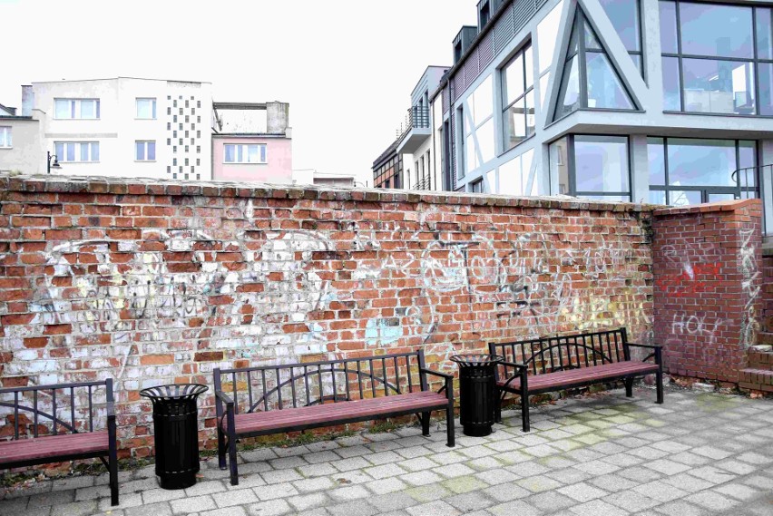 Zdewastowane mury miejskie w Malborku. Przyjrzy się temu wojewódzki konserwator zabytków