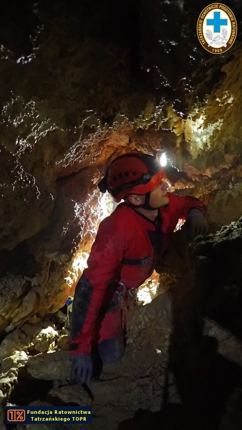Tatry. Ratownicy górscy ćwiczyli w ciasnych jaskiniach [ZDJĘCIA]