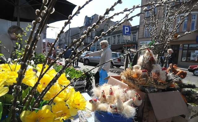 Pamiętajmy, że świąteczne ozdoby sprzedawane na targowiskach nie zawsze pochodzą z legalnych źródeł