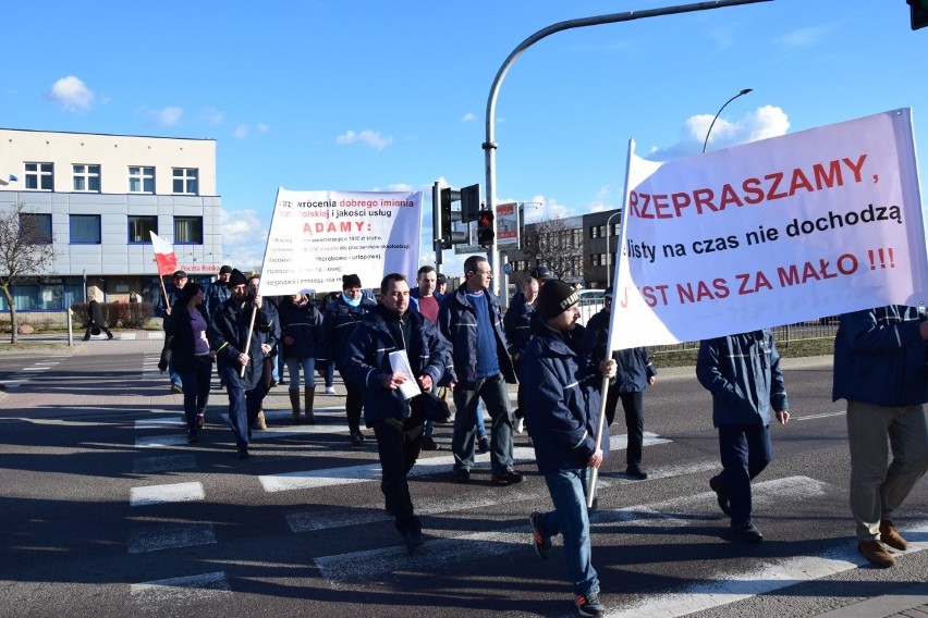 Suwałki. Listonosze wyszli na ulice (zdjęcia)