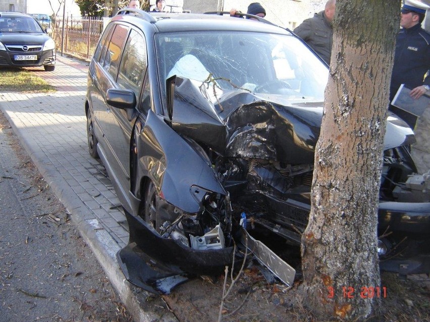 Skarbimierz: dwie osoby ranne w wypadku. Mazda uderzyła w...