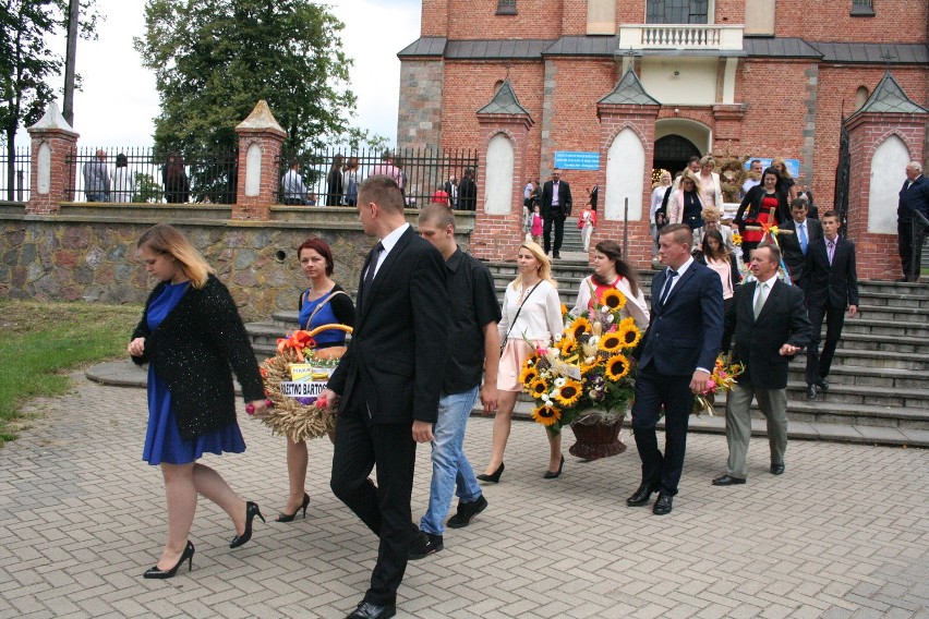 Dożynki w Wąsewie rozpoczęły się od uroczystej mszy św.,...