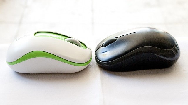 Mysz bezprzewodowa do praktyczne urządzenie dla osób korzystających z komputera lub laptopa.
