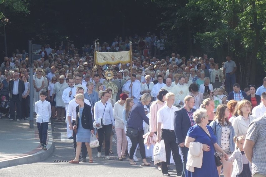 Boże Ciało w Jastrzębiu: Tłumy na procesji