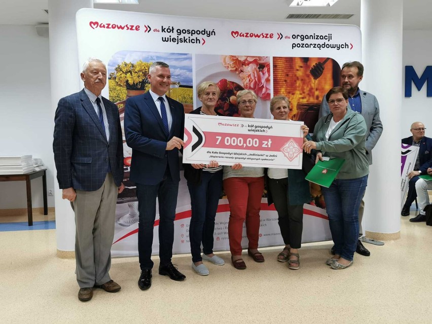 Koła gospodyń wiejskich z powiatów radomskiego i przysuskiego ze wsparciem samorządu Mazowsza 
