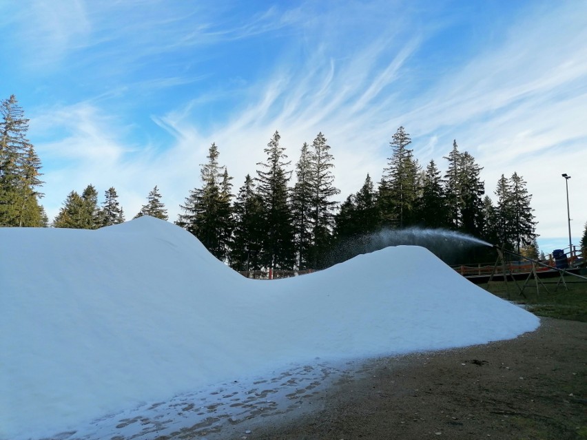 W Karpaczu rozpoczęła się produkcja śniegu