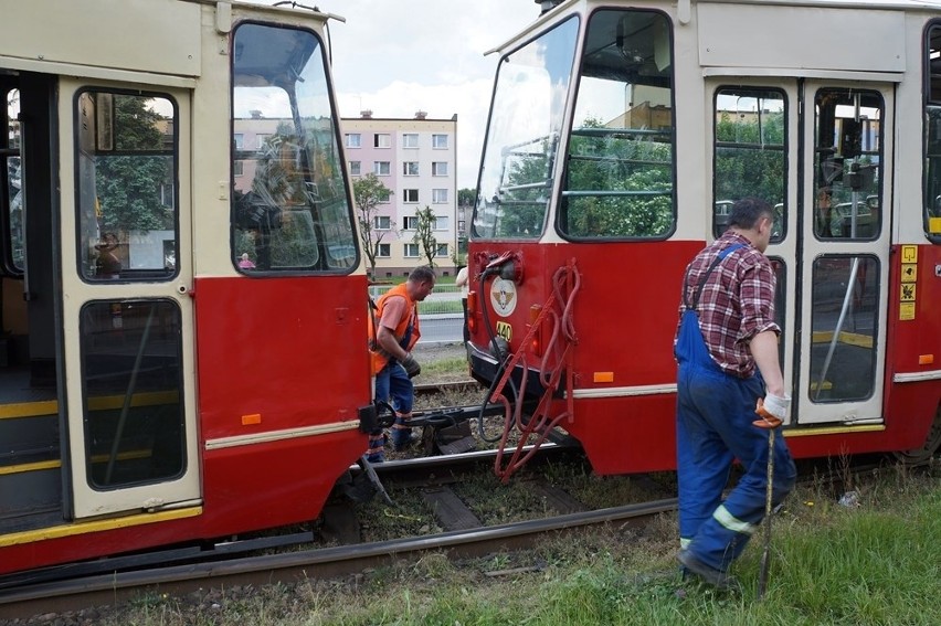 Wykolejony tramwaj 27 Sosnowiec Pogoń