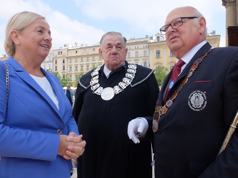 Prezydent Krakowa Jacek Majchrowski "Ambasadorem Rzemiosła", stolarz Jan Ciszek nagrodzony "Szablą Kilińskiego"