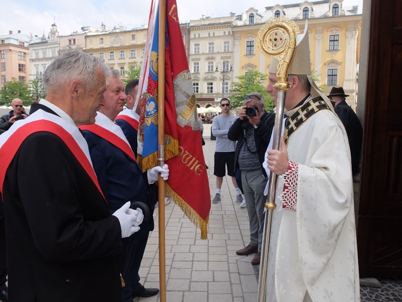 Prezydent Krakowa Jacek Majchrowski "Ambasadorem Rzemiosła", stolarz Jan Ciszek nagrodzony "Szablą Kilińskiego"