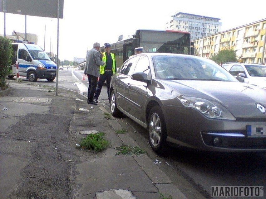 Kolizja renault z autobusem MZK