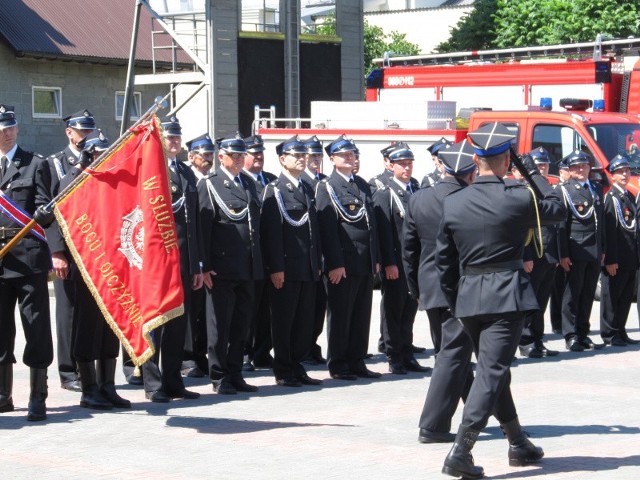 W poniedziałek, 9 czerwca, na placu przy siedzibie Państwowej Straży Pożarnej w Zwoleniu odbyły się uroczystości z okazji 120-lecia powstania zwoleńskiego OSP.
