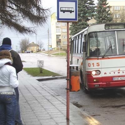 Wygląd jeżdżących po Sokółce starych autobusów komunikacji miejskiej pozostawia sporo do życzenia