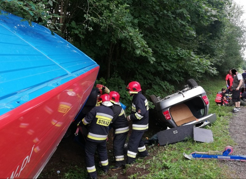 Gąski. Groźny wypadek. Fiat uderzył w skodę (zdjęcia)