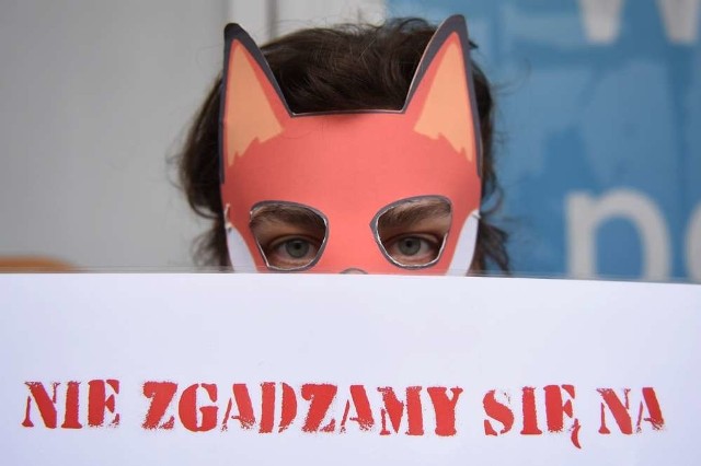 Stop myśliwym! Protest przed siedzibą PiS w PoznaniuStop myśliwym! Protest przed siedzibą PiS w Poznaniu