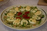 Przepis na jajka faszerowane musem szynkowym i pastą serową z Centrum Edukacji Zawodowej w Chodzieży