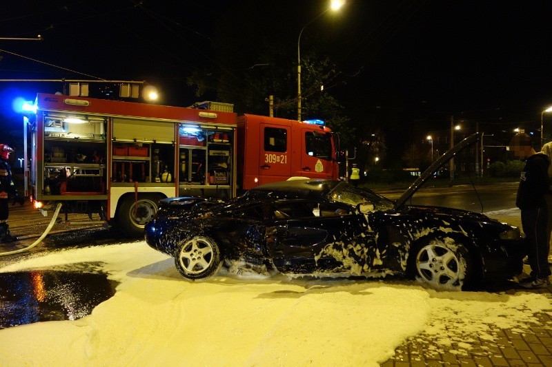 Wypadek na skrzyżowaniu ulic Borowskiej i Glinianej. Jedna osoba ranna (ZDJĘCIA)