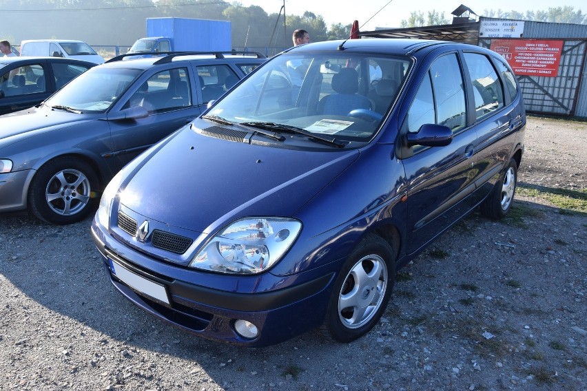 3. Renault Scenic. Silnik 1,9 diesel, rok produkcji 2002,...