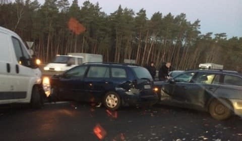 Wypadek na S3. Zderzyły się cztery samochody osobowe [ZDJĘCIA] 