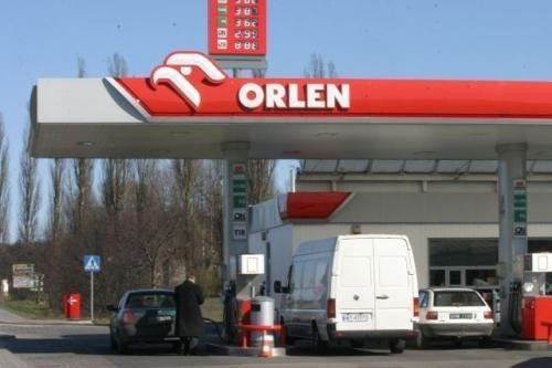 Fot. Robert Kwiatek: Do końca 2008 roku Polska musi zwiększyć obowiązkowe zapasy paliw z obecnych ok. 60 dni do 90 dni. Czy koszty przechowywania zostaną wliczone w cenę detaliczną paliw?
