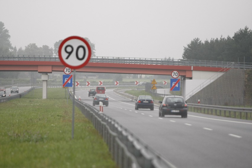 Niewielki odcinek drogi S14 powstał blisko Pabianic w...